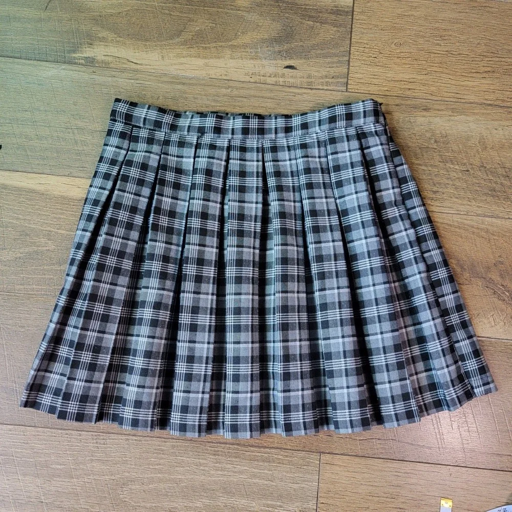 Cali 1850 Los Angeles Plaid Pleated Mini Skirt Black White Schoolgirl Womens M
